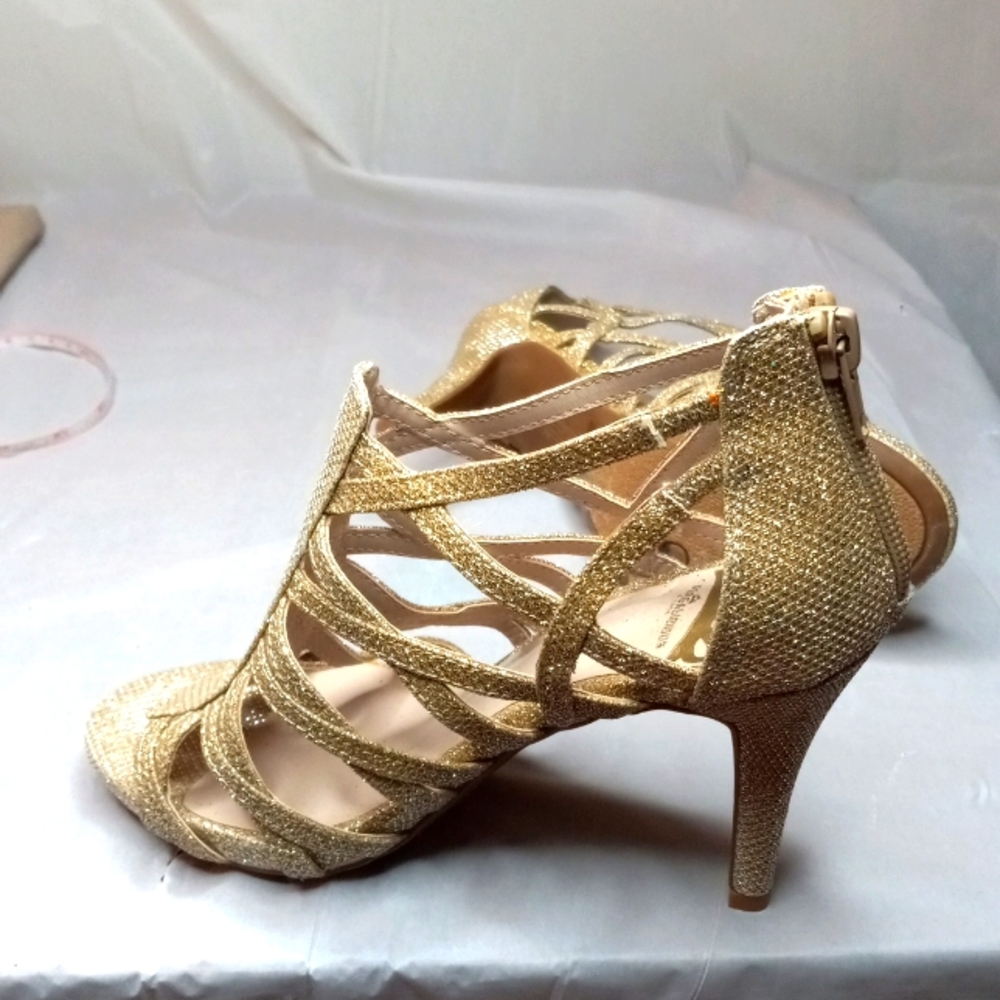 Fergie high heels gold metallic 6M